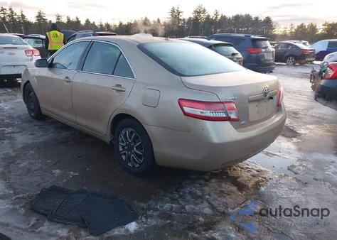 2010 Toyota Camry z USA, uszkodzony, nr VIN 4T1BF3EK2AU030433